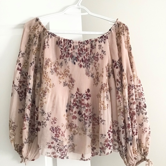 NWOT Aritzia Wilfred pink floral blouse small - Picture 3 of 3